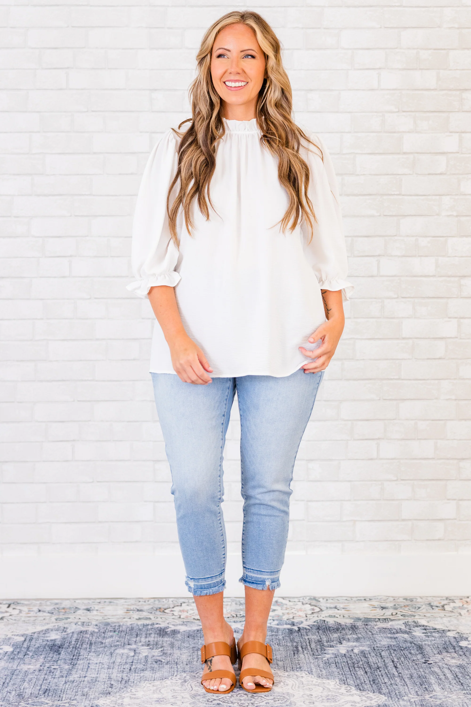 Perfect Weekend Capris, Light Wash - Giverhouse