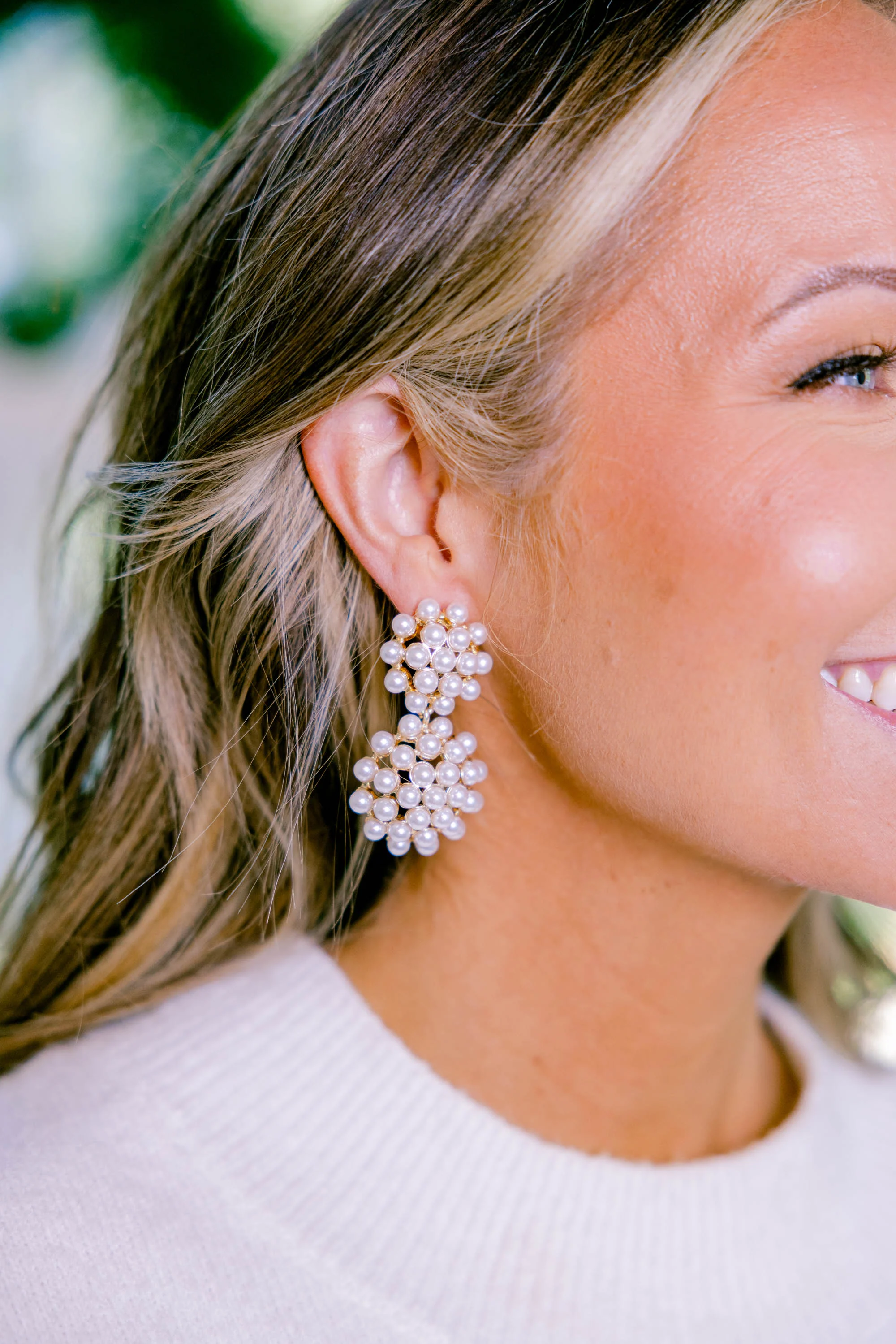 Meet Me At The Mistletoe Earrings, Cream - Giverhouse