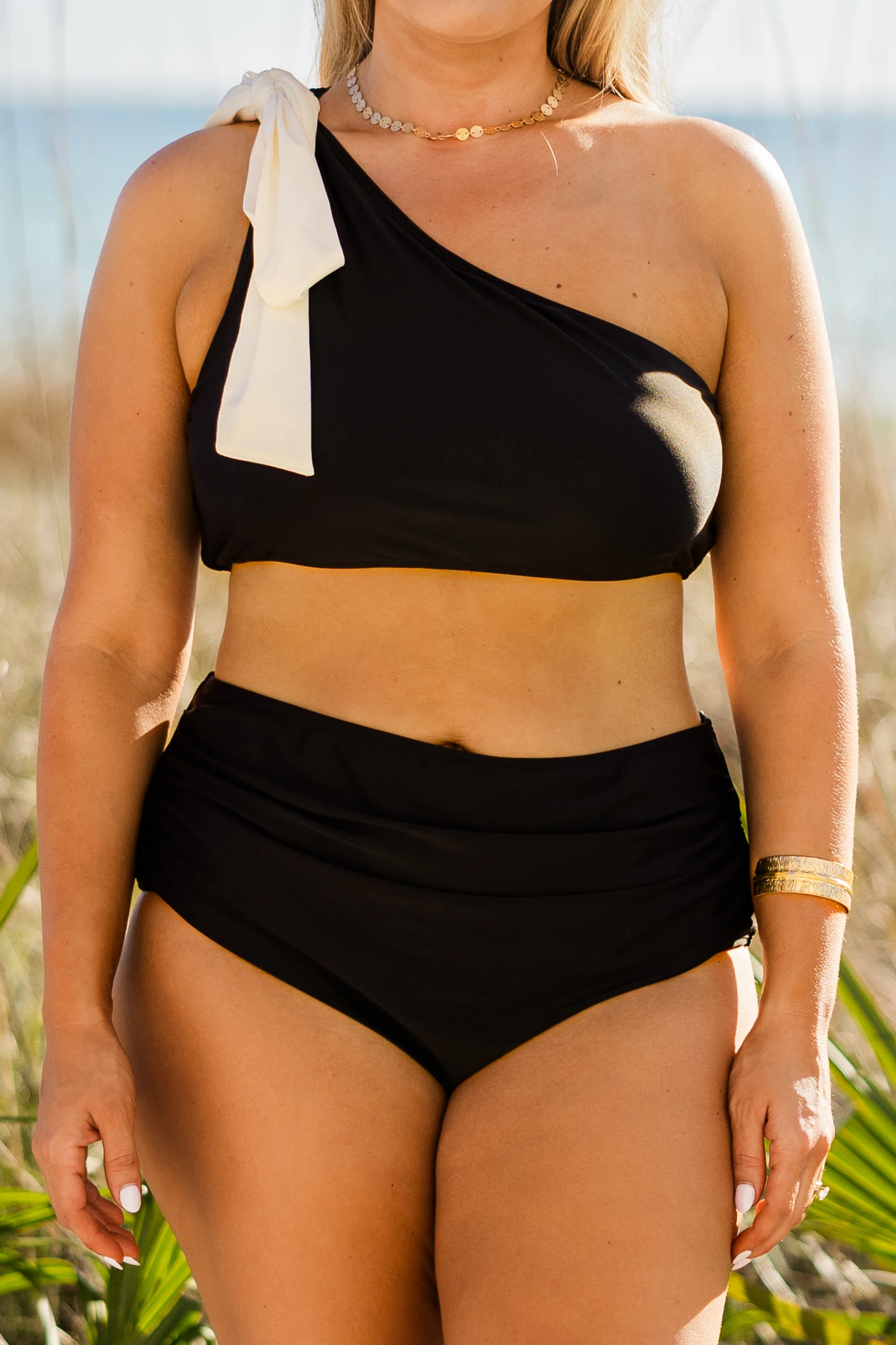 Island Allure Swim Top, Black - Giverhouse