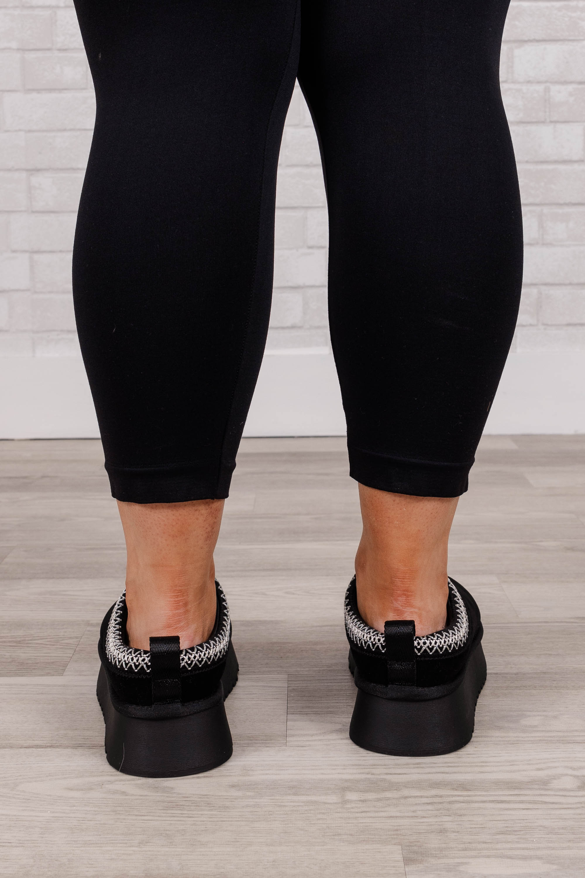 Can We Chill Slipper, Black - Giverhouse