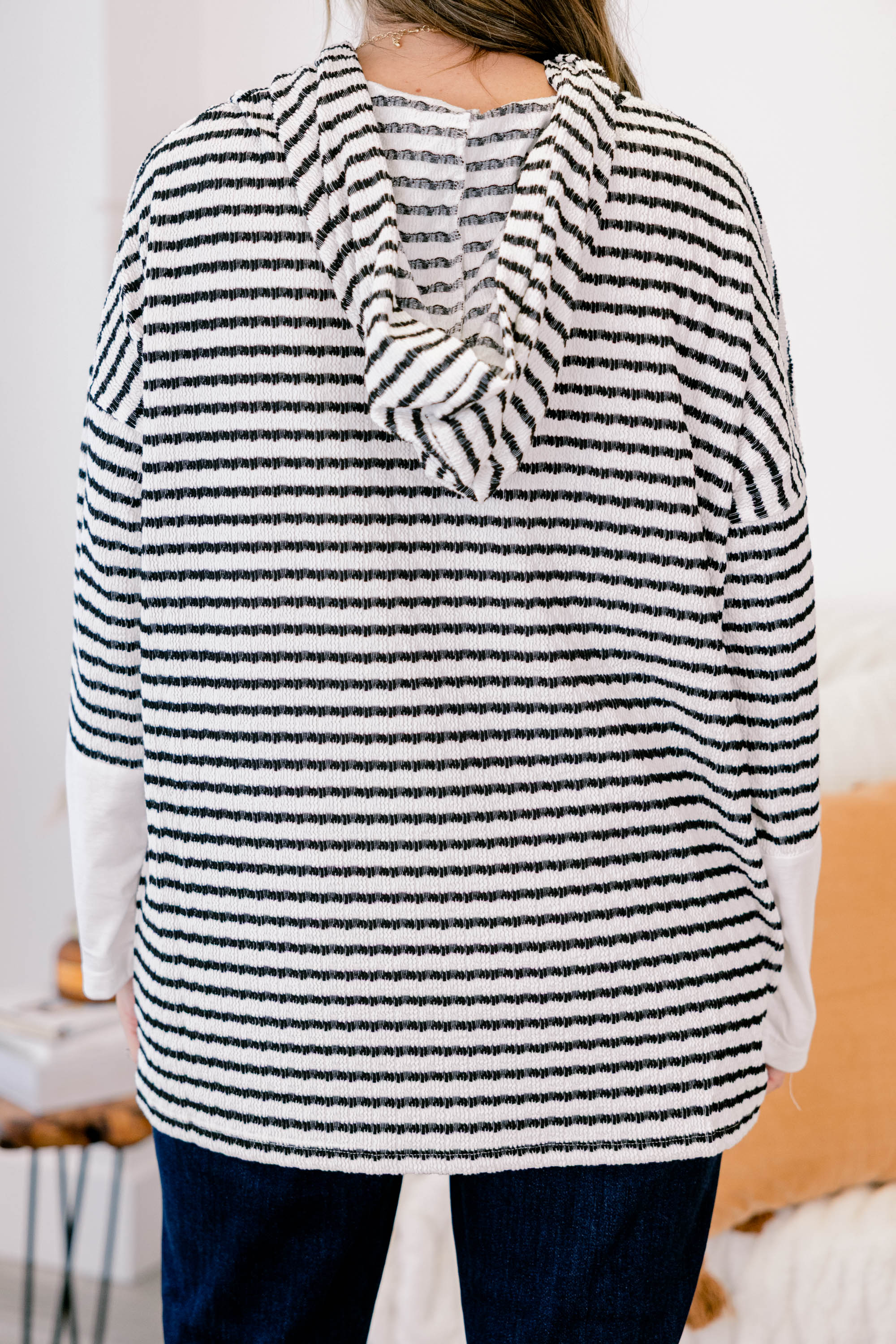 Coastal Breeze Hoodie, Cream-Black - Giverhouse